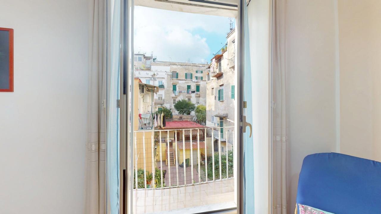 appartamento in vendita a Napoli in zona Stella