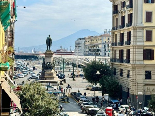 appartamento in vendita a Napoli in zona Pendino / San Giuseppe