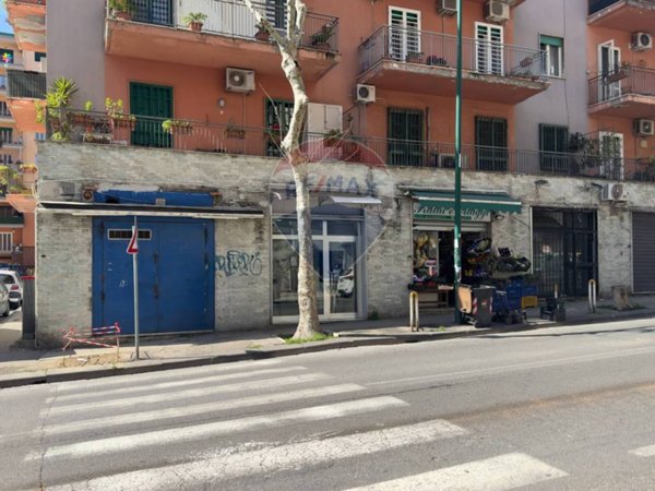 negozio in vendita a Napoli in zona Camaldoli