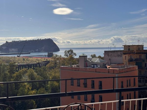 appartamento in vendita a Napoli in zona Pendino / San Giuseppe
