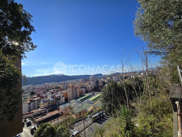 appartamento in vendita a Napoli in zona Bagnoli