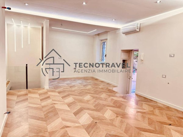 appartamento in vendita a Napoli in zona Posillipo