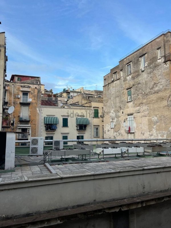 appartamento in vendita a Napoli in zona San Ferdinando