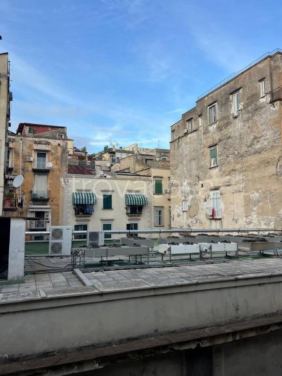 appartamento in vendita a Napoli in zona San Ferdinando
