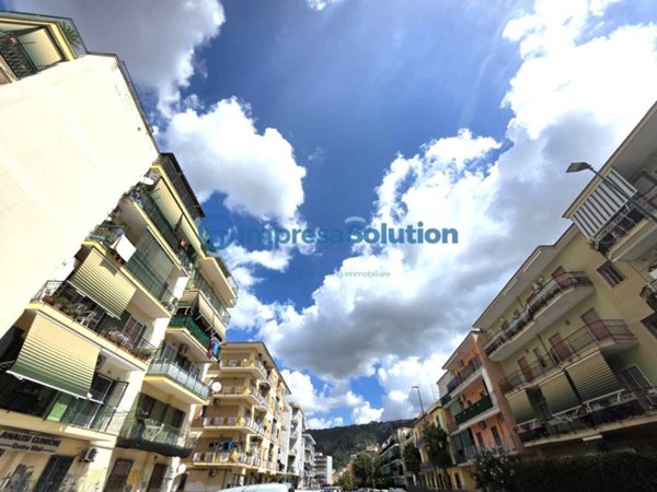 negozio in vendita a Napoli in zona Pianura