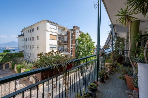 appartamento in vendita a Napoli in zona Posillipo