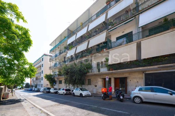 appartamento in vendita a Napoli in zona Chiaia