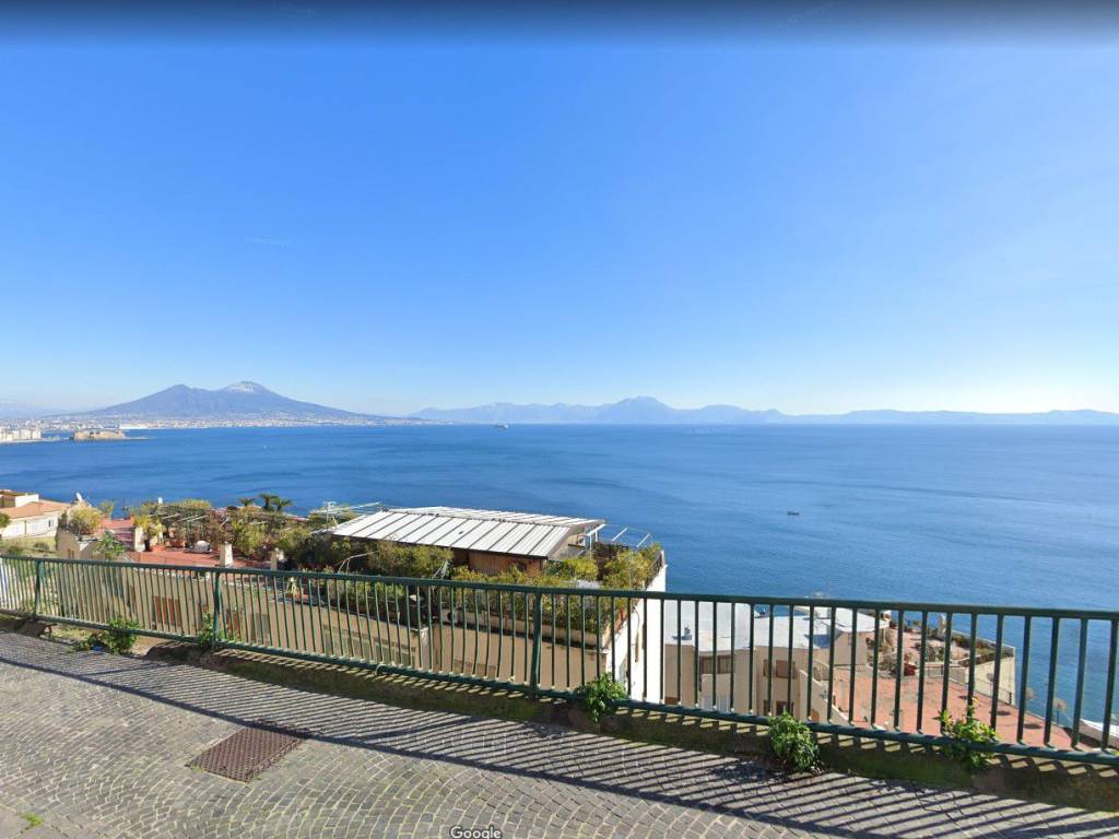 appartamento in vendita a Napoli in zona Posillipo