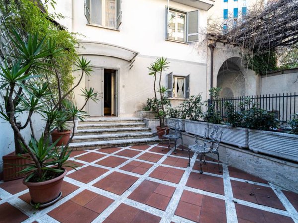 casa indipendente in vendita a Napoli in zona Camaldoli