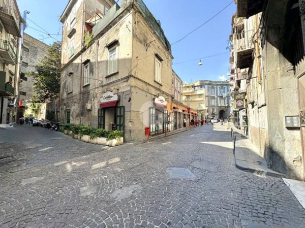 appartamento in vendita a Napoli in zona Stella