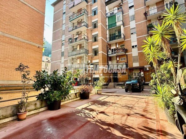 appartamento in vendita a Napoli in zona Fuorigrotta