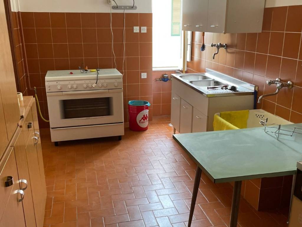 appartamento in vendita a Napoli in zona Chiaia