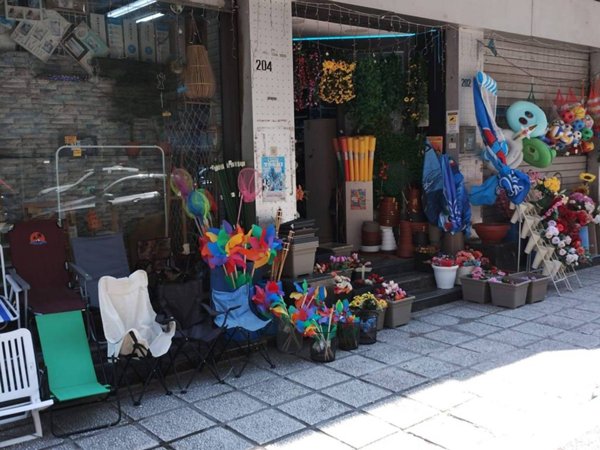 negozio in vendita a Napoli in zona Fuorigrotta