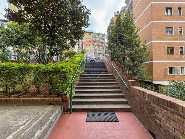appartamento in vendita a Napoli in zona Arenella