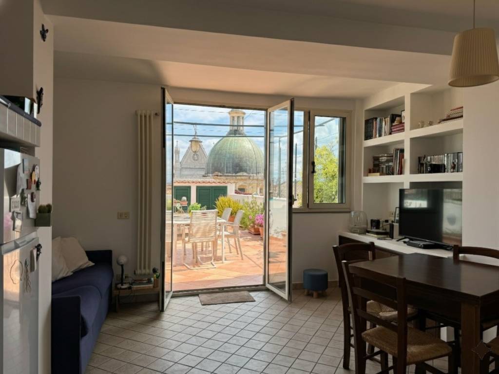 appartamento in vendita a Napoli in zona San Lorenzo