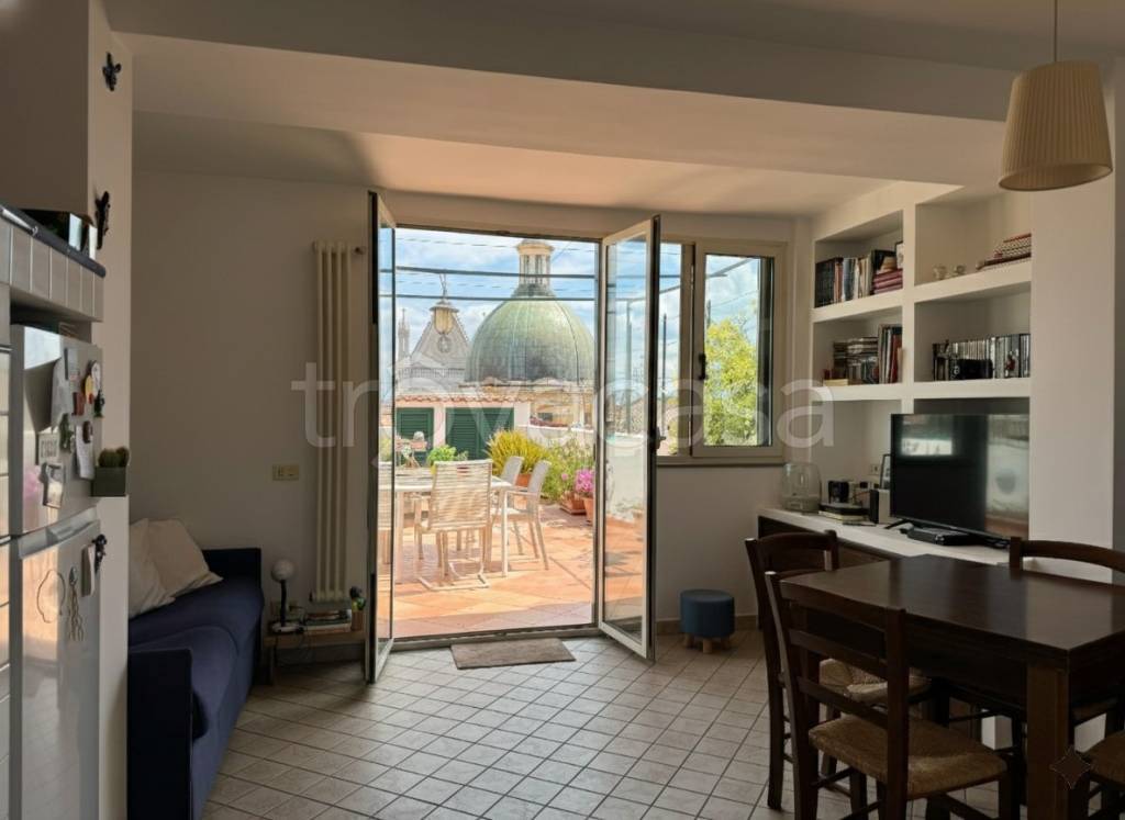 appartamento in vendita a Napoli in zona San Lorenzo