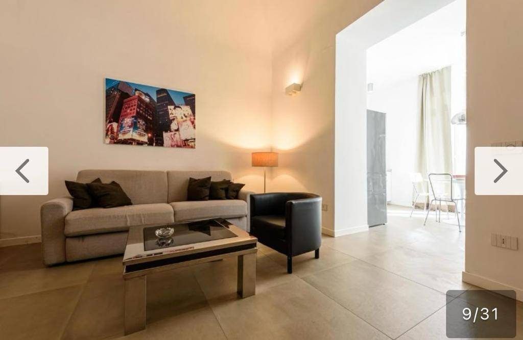 appartamento in vendita a Napoli in zona Chiaia