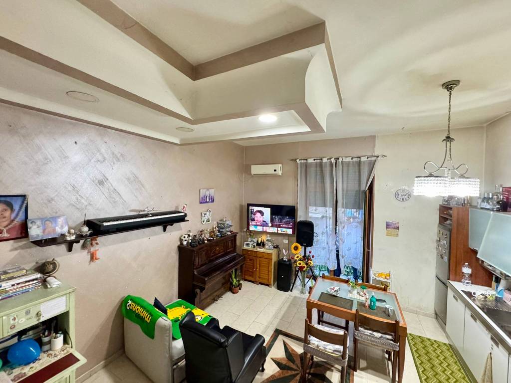 appartamento in vendita a Napoli in zona Stella