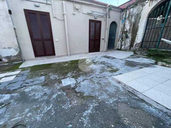 appartamento in vendita a Napoli in zona Stella