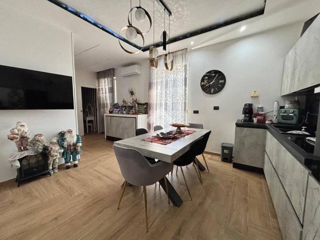 appartamento in vendita a Napoli in zona Poggioreale