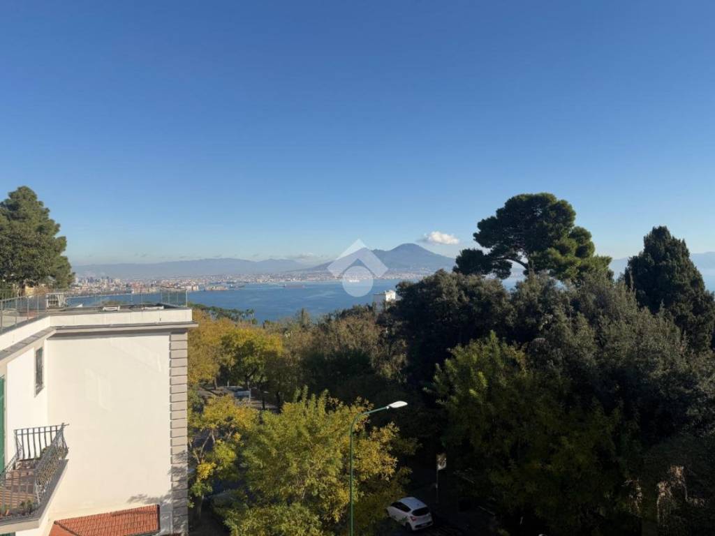 appartamento in vendita a Napoli in zona Posillipo