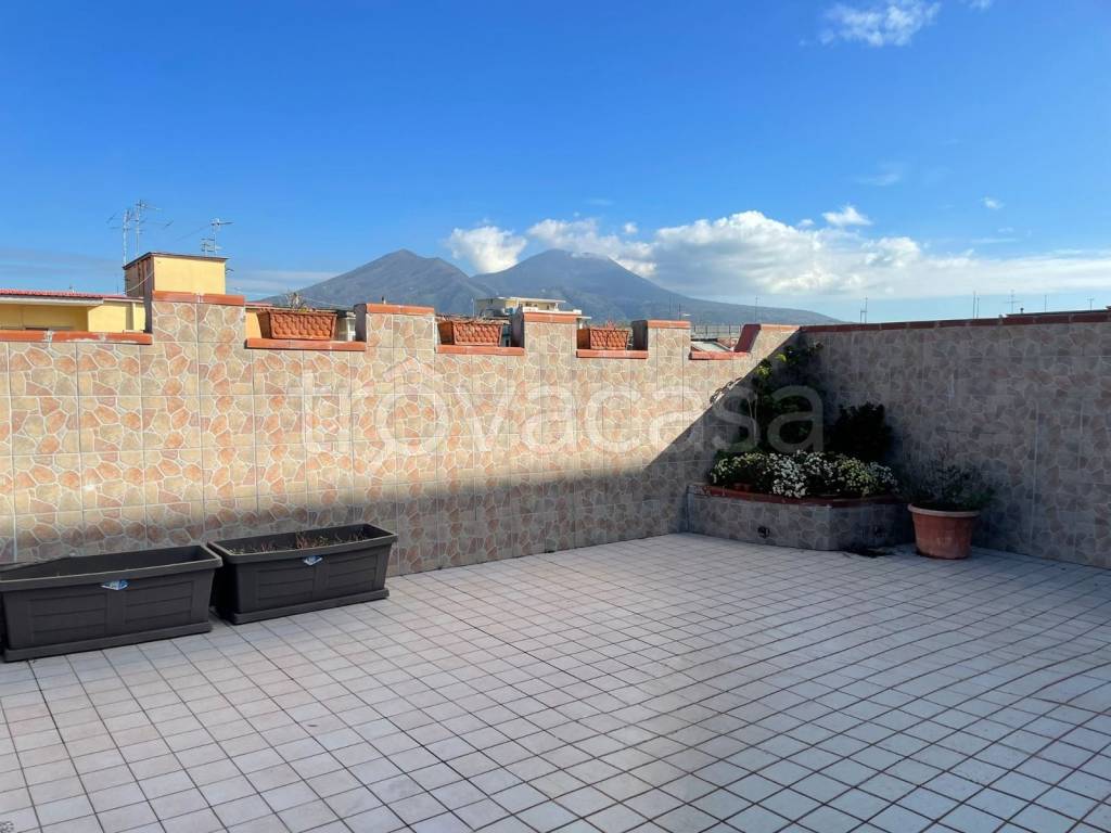 casa indipendente in vendita a Napoli in zona Avvocata