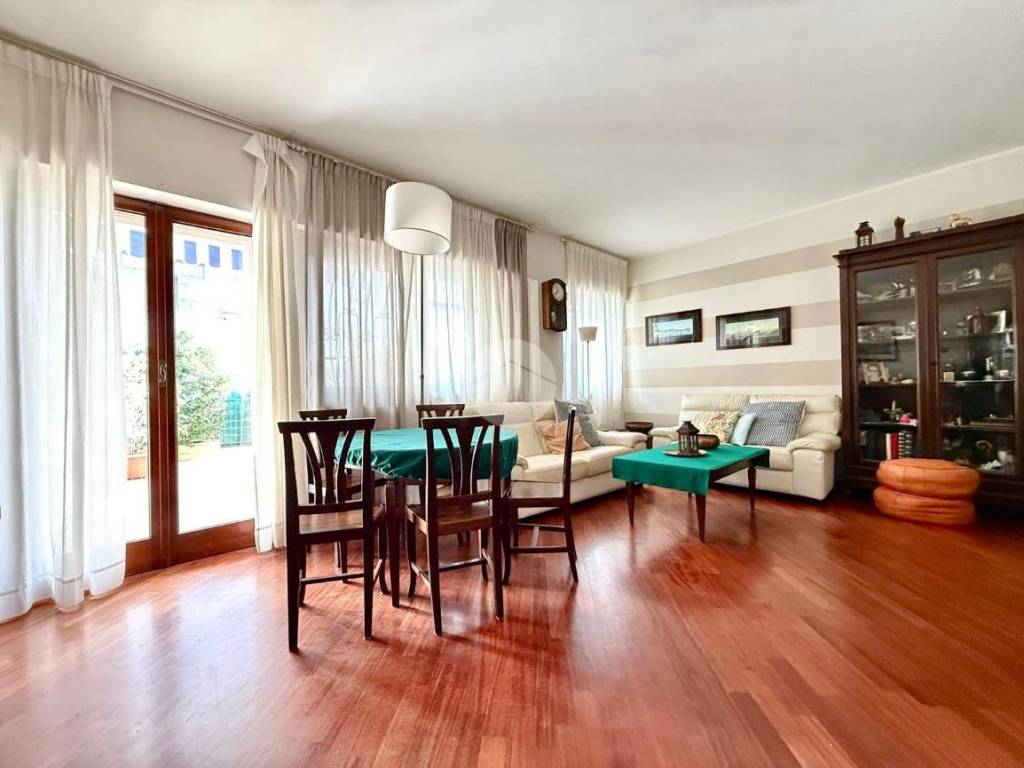 appartamento in vendita a Napoli in zona Posillipo