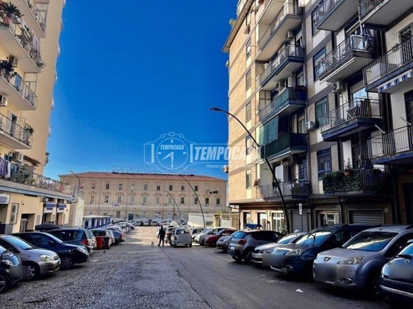 appartamento in vendita a Napoli in zona Fuorigrotta