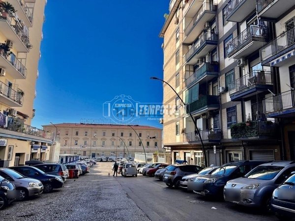 appartamento in vendita a Napoli in zona Fuorigrotta