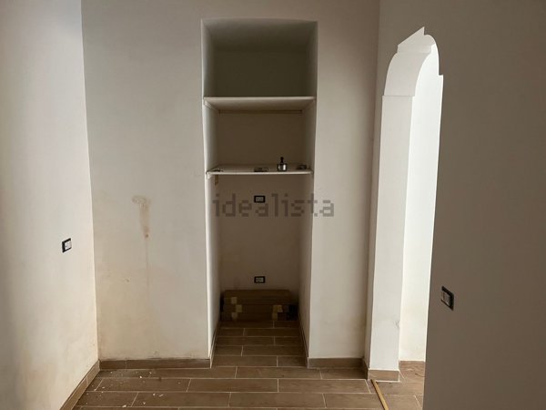 ufficio in vendita a Napoli in zona Chiaia