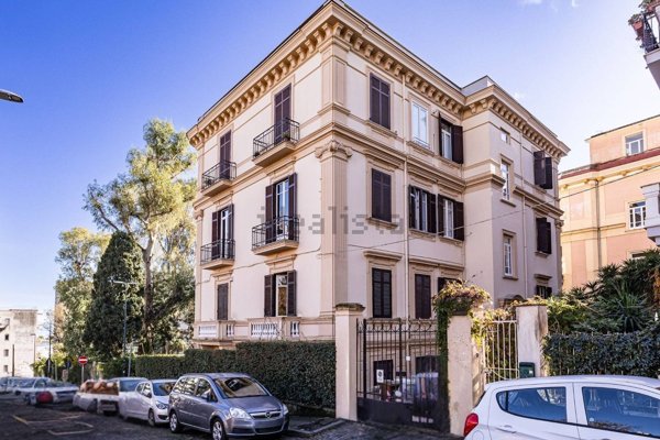 appartamento in vendita a Napoli in zona Posillipo