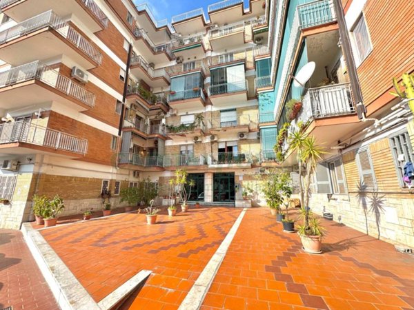 appartamento in vendita a Napoli in zona Fuorigrotta
