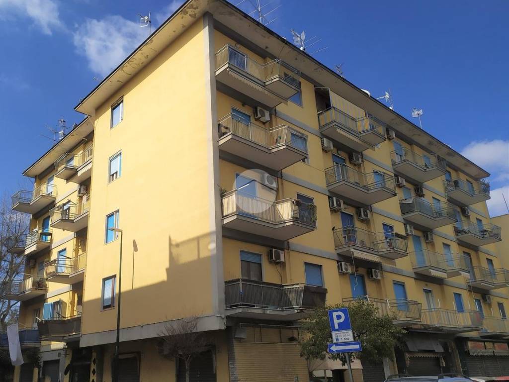 appartamento in vendita a Napoli in zona Barra