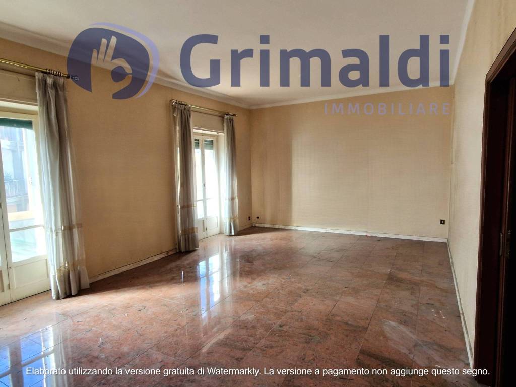 appartamento in vendita a Napoli in zona Chiaia