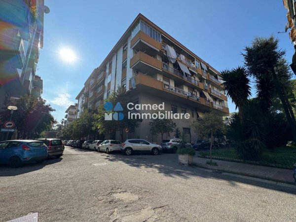 negozio in vendita a Napoli in zona Capodimonte / Colli Aminei