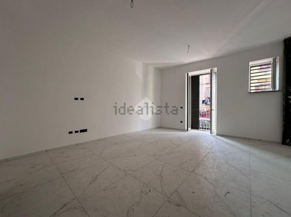 appartamento in vendita a Napoli in zona San Carlo all'Arena