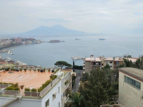 casa indipendente in vendita a Napoli in zona Posillipo