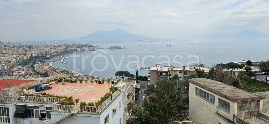 casa indipendente in vendita a Napoli in zona Posillipo