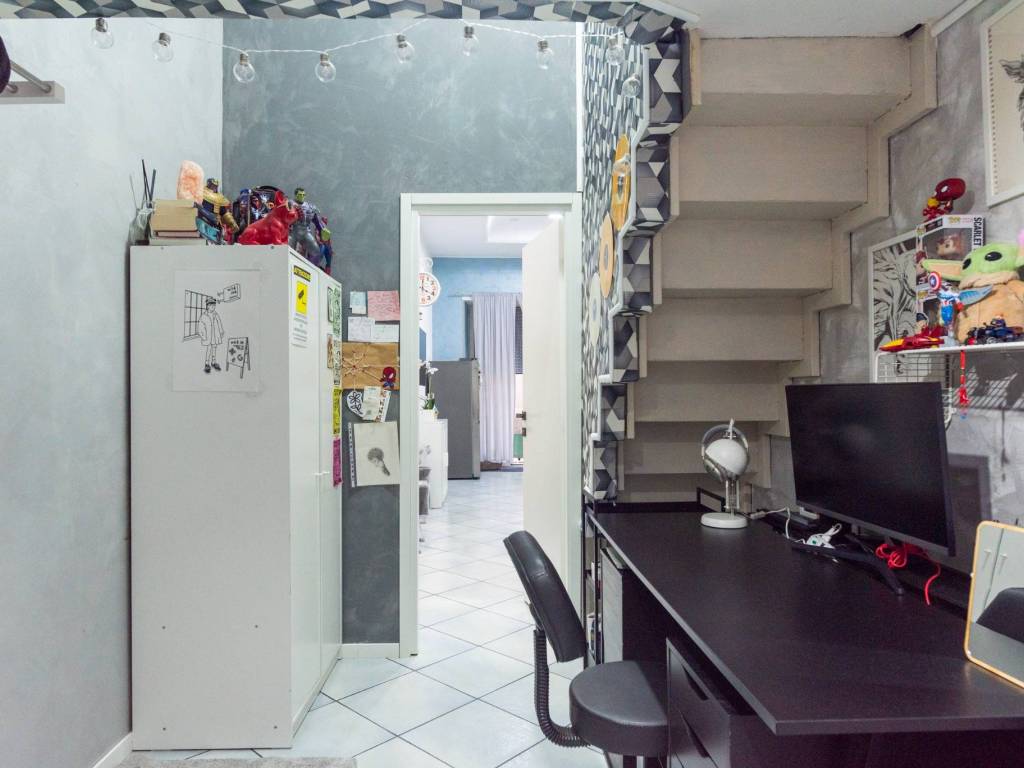 appartamento in vendita a Napoli in zona San Carlo all'Arena