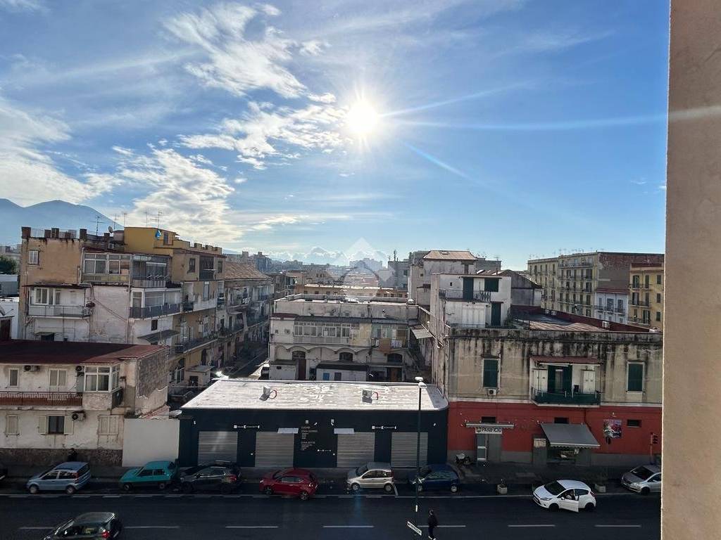 appartamento in vendita a Napoli in zona Barra