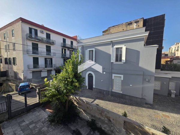 appartamento in vendita a Napoli in zona Barra
