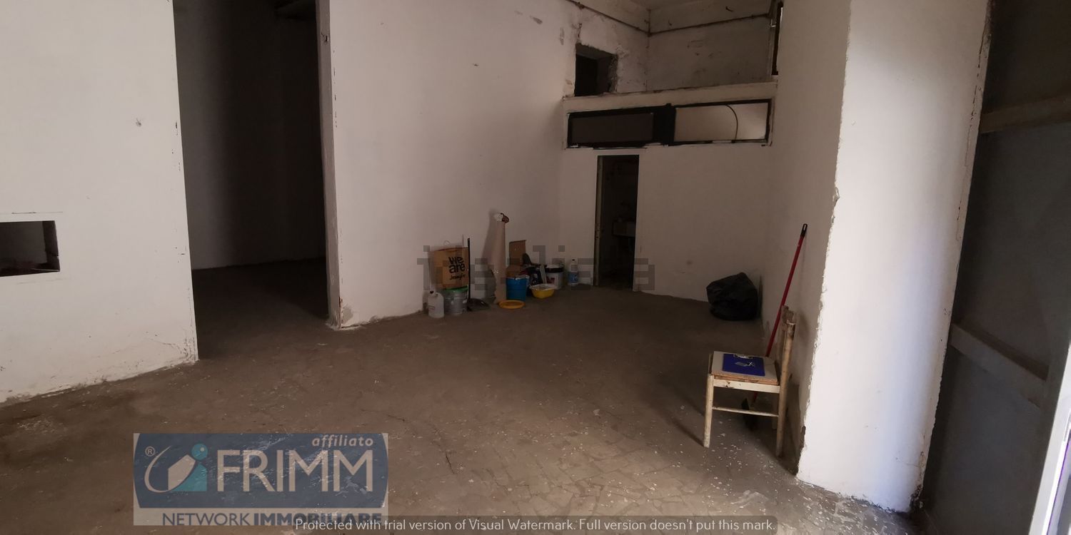 appartamento in vendita a Napoli in zona San Carlo all'Arena