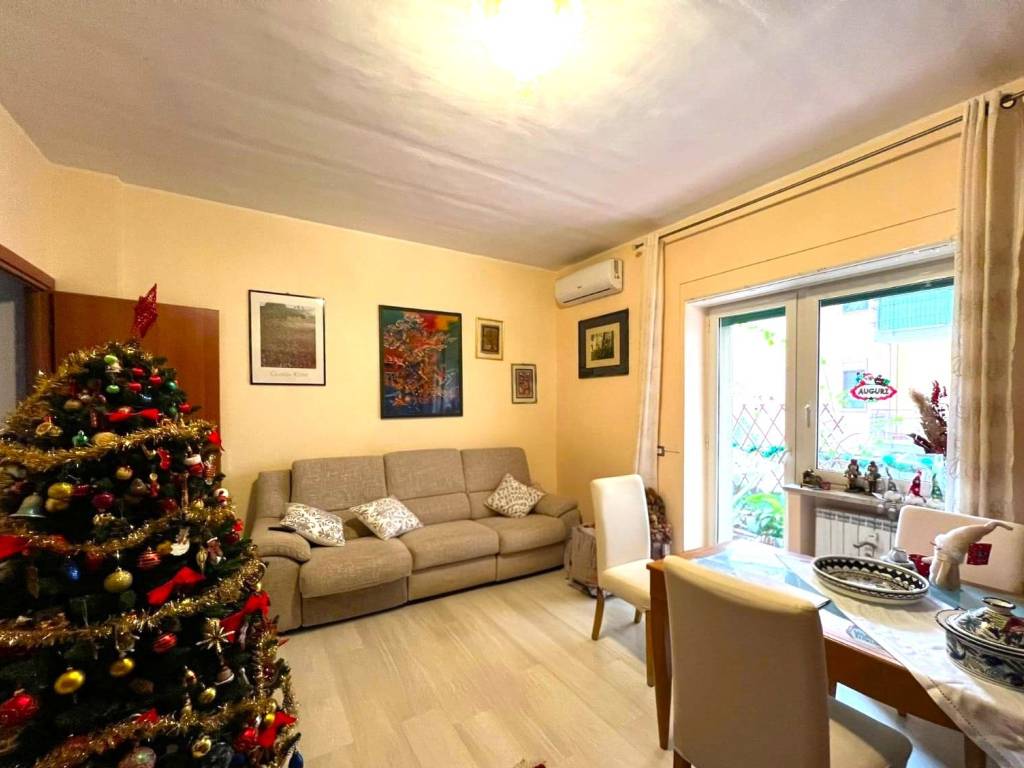 appartamento in vendita a Napoli in zona Arenella