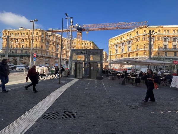 appartamento in vendita a Napoli in zona Pendino / San Giuseppe
