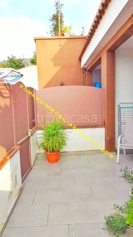 appartamento in vendita a Napoli in zona Bagnoli