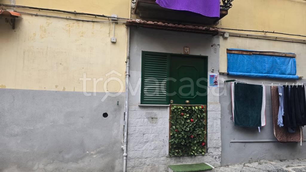 appartamento in vendita a Napoli in zona Stella