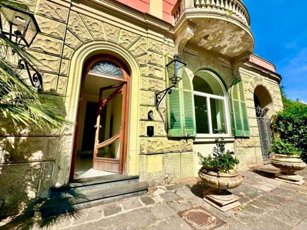 appartamento in vendita a Napoli in zona Arenella