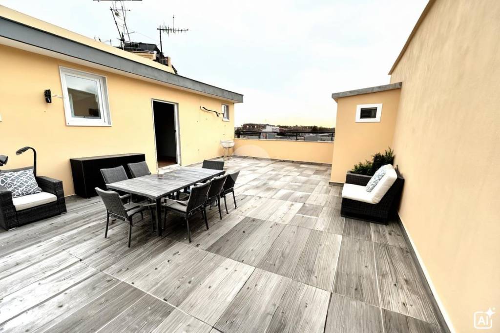 appartamento in vendita a Napoli in zona Mercato