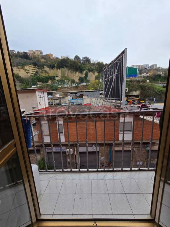appartamento in vendita a Napoli in zona Fuorigrotta