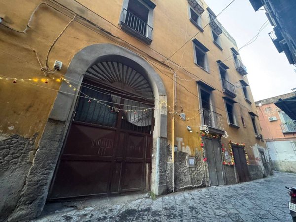 appartamento in vendita a Napoli in zona Stella